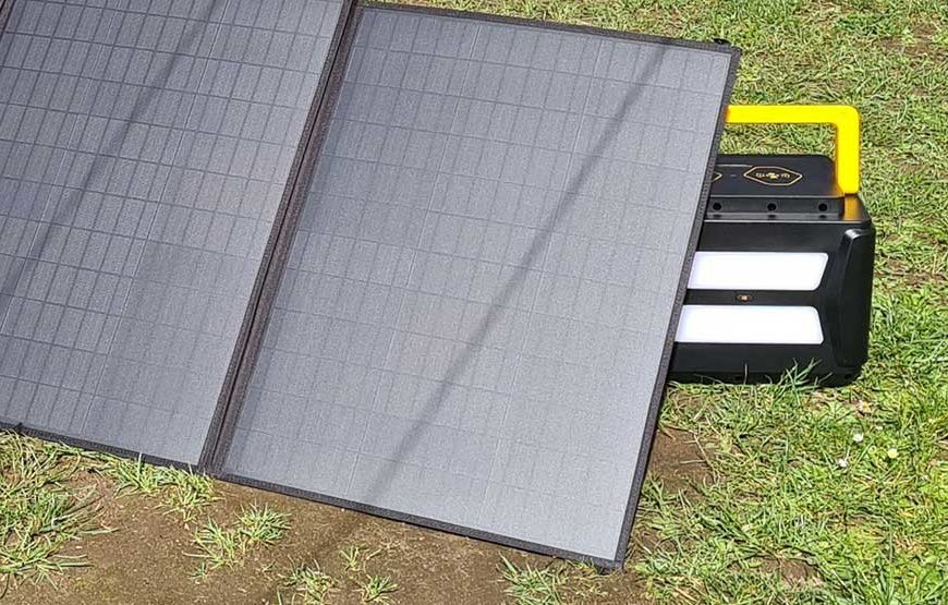 Alpha ESS BlackBee PowerStation mit Solarpanel im Test: